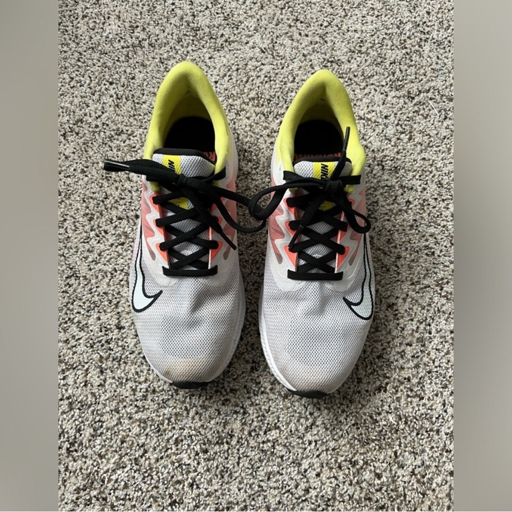 Women’s Nike Quest